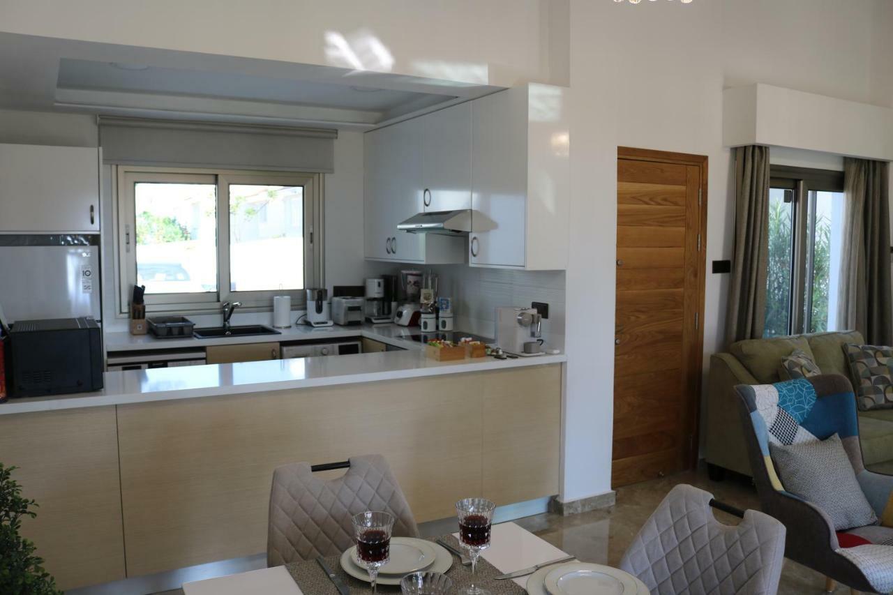 Yulya Villa By Taimoura Paphos Extérieur photo